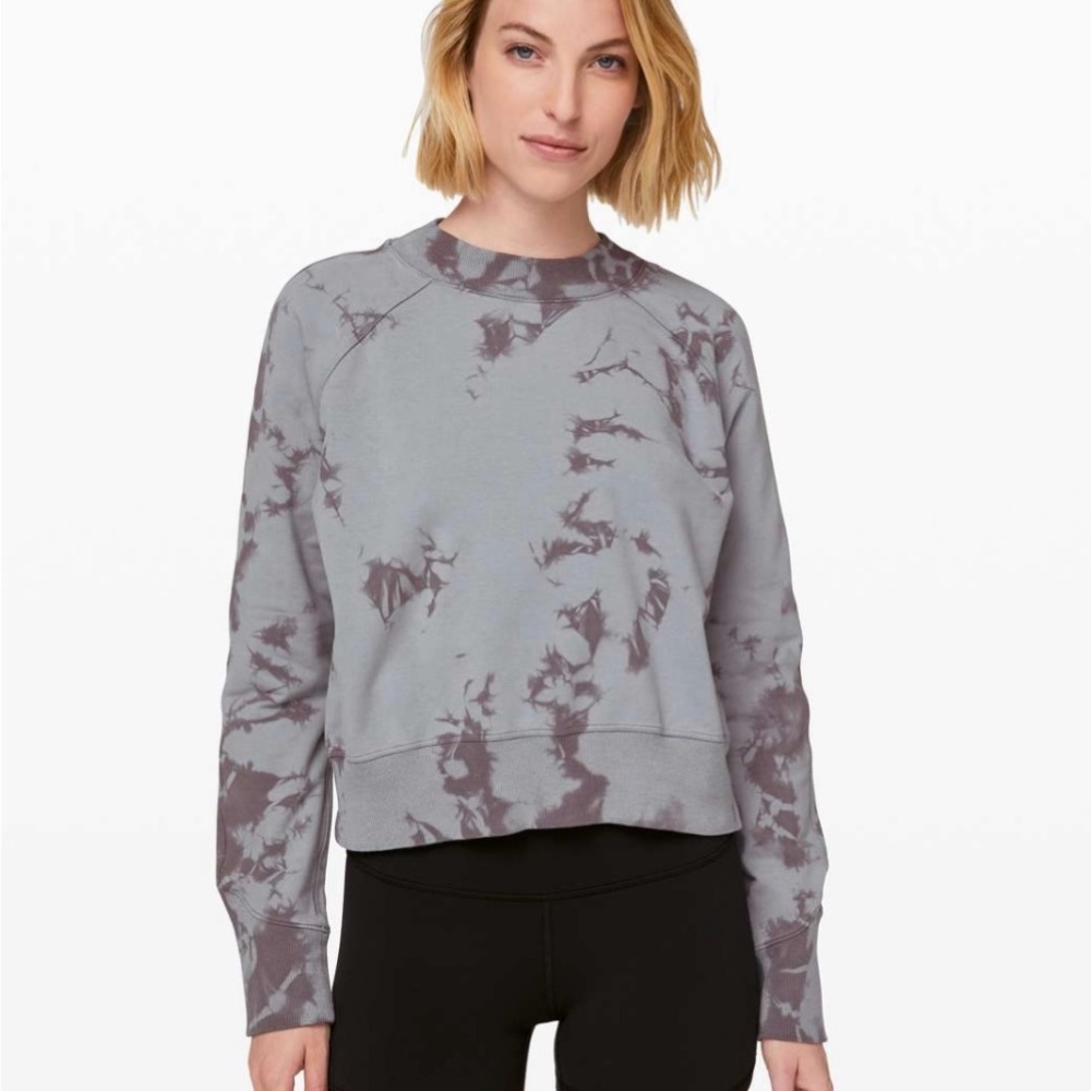LULULEMON READY TO ROLL CREW - SHIBORI
GRIS MAGNUM / NWOT: Size 8